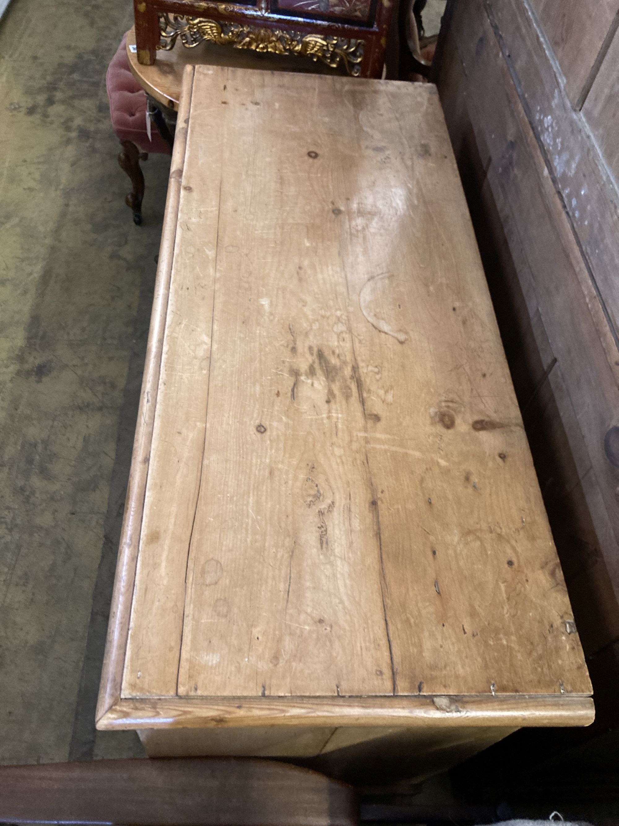 A Victorian pine low dresser, width 120cm, depth 50cm, height 84cm